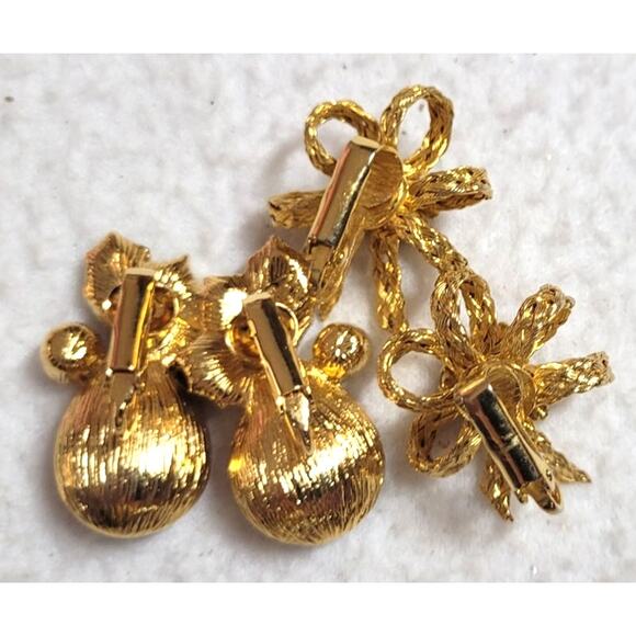 Vtg Christmas Clip On Earrings Lot Goldtone Red Green Holly Ivy Bow Xmas Holiday - Picture 5 of 5